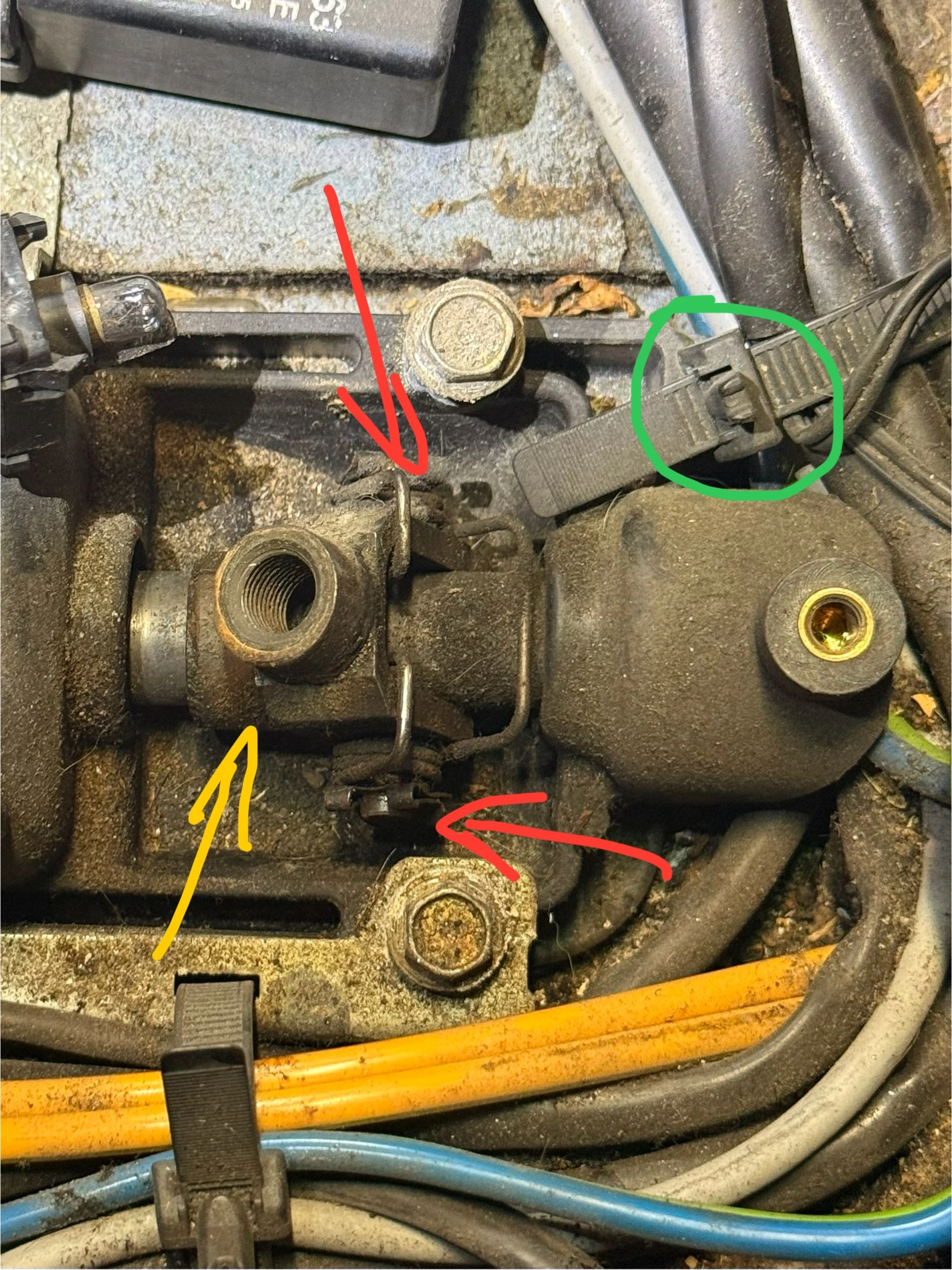 Can you see the old bushing?